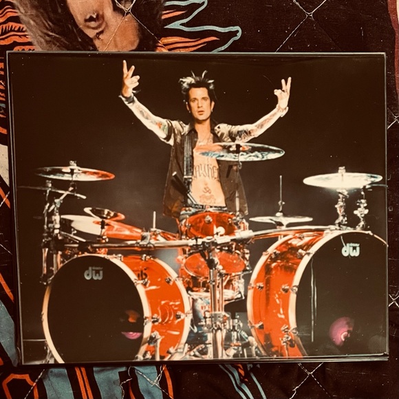 MOTLEY CRUE TOMMY Lee Drum Kit 8X10 Framed Photo - Picture 1 of 4